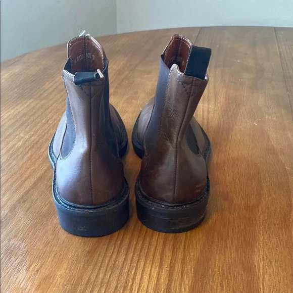 Bacco Bucci Brown Leather Chelsea Boots with Elastic Panels - Picture 3 of 6